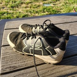 Boys Cleats Size 4.5