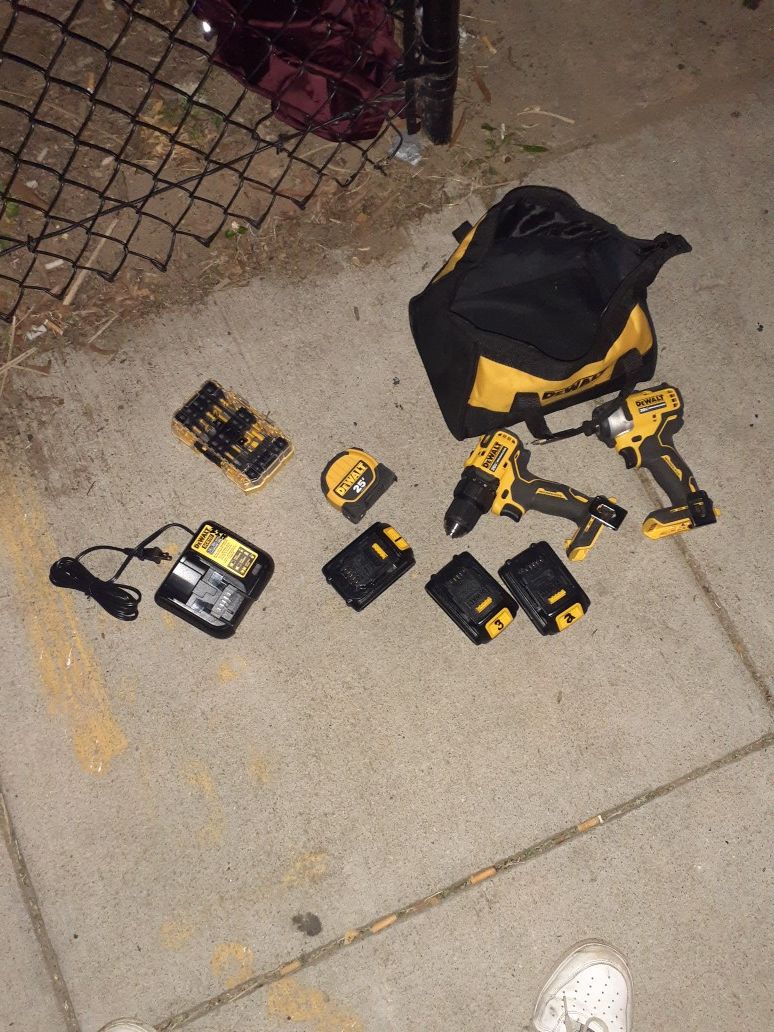 Whole DeWalt Set 2 Drills...Driver Drill & Impact Drill 2 bags 3 batteries 2chargers & bitset