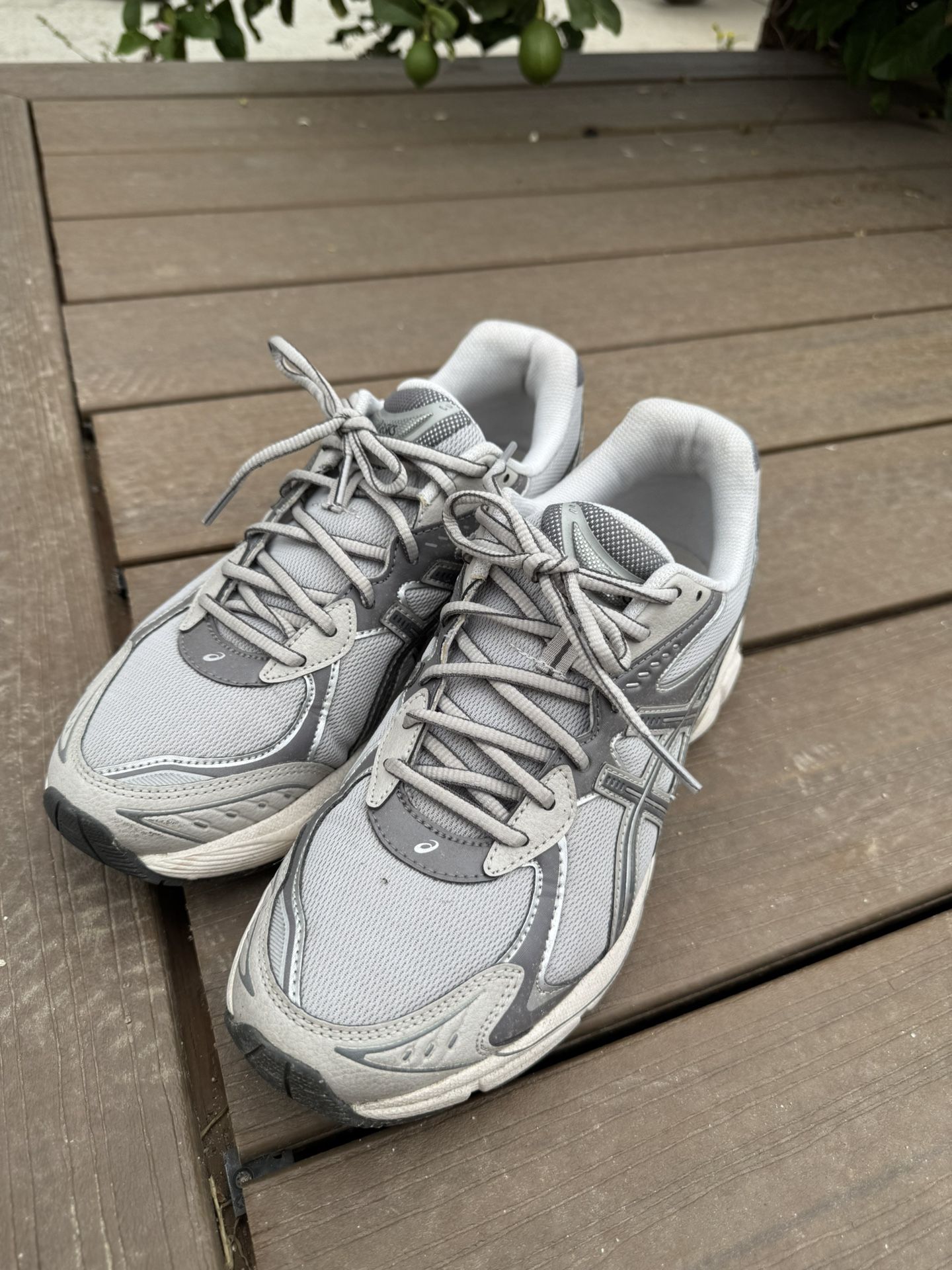 ASICS 2160 Grey Size 10