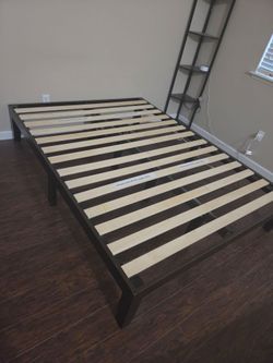 Queen Size Wood Bedframe