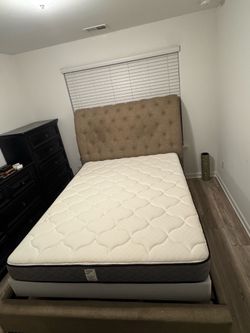 COMPLETE QUEEN BEDROOM SET