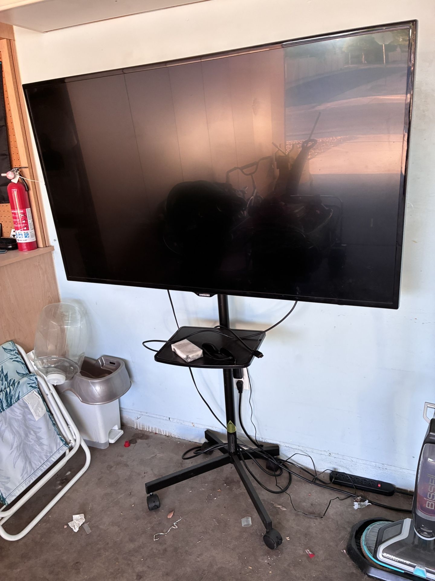 55 inch samsung tv with rolling portable stand