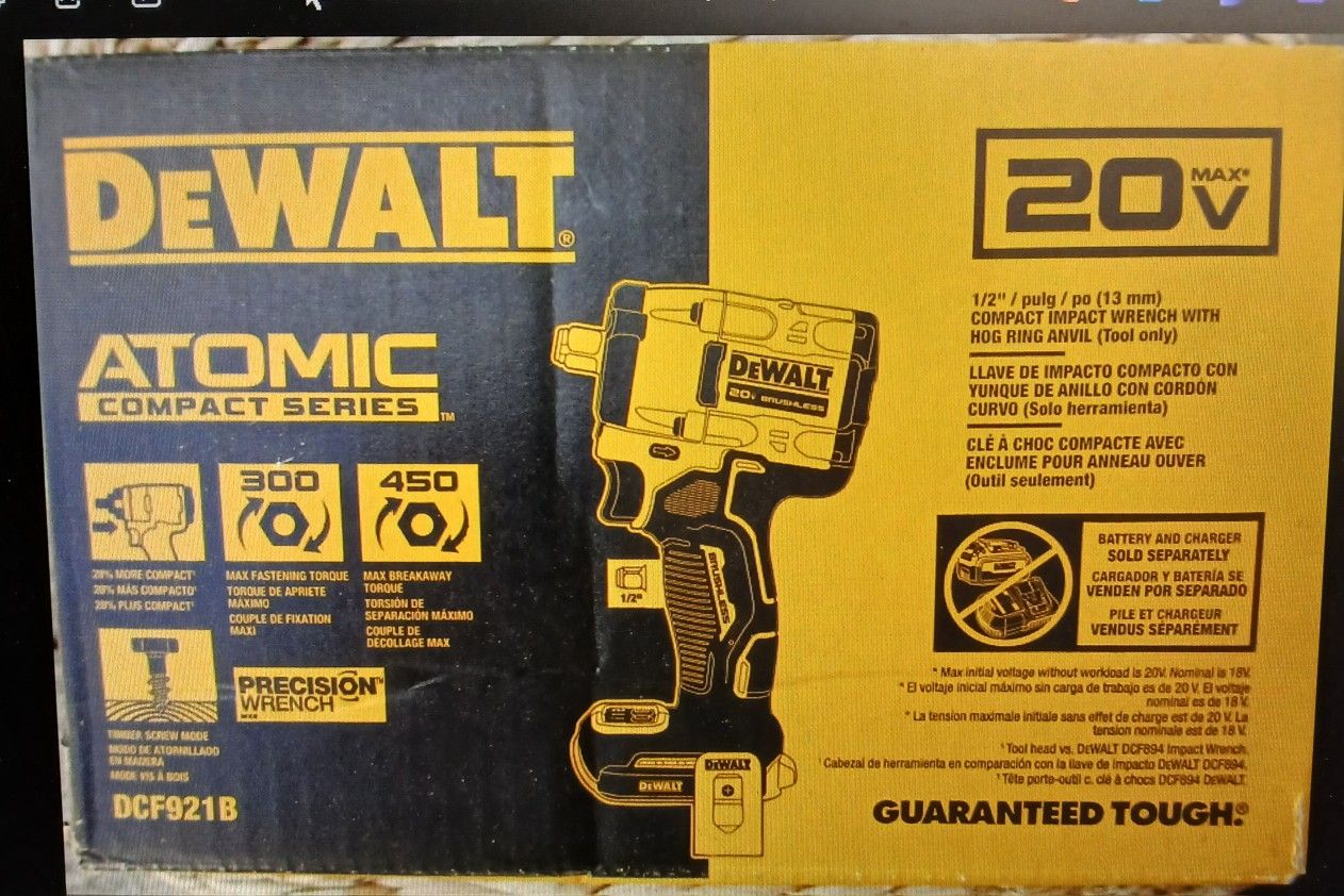 DeWalt 20V ATOMIC Compact Impact Wrench - New