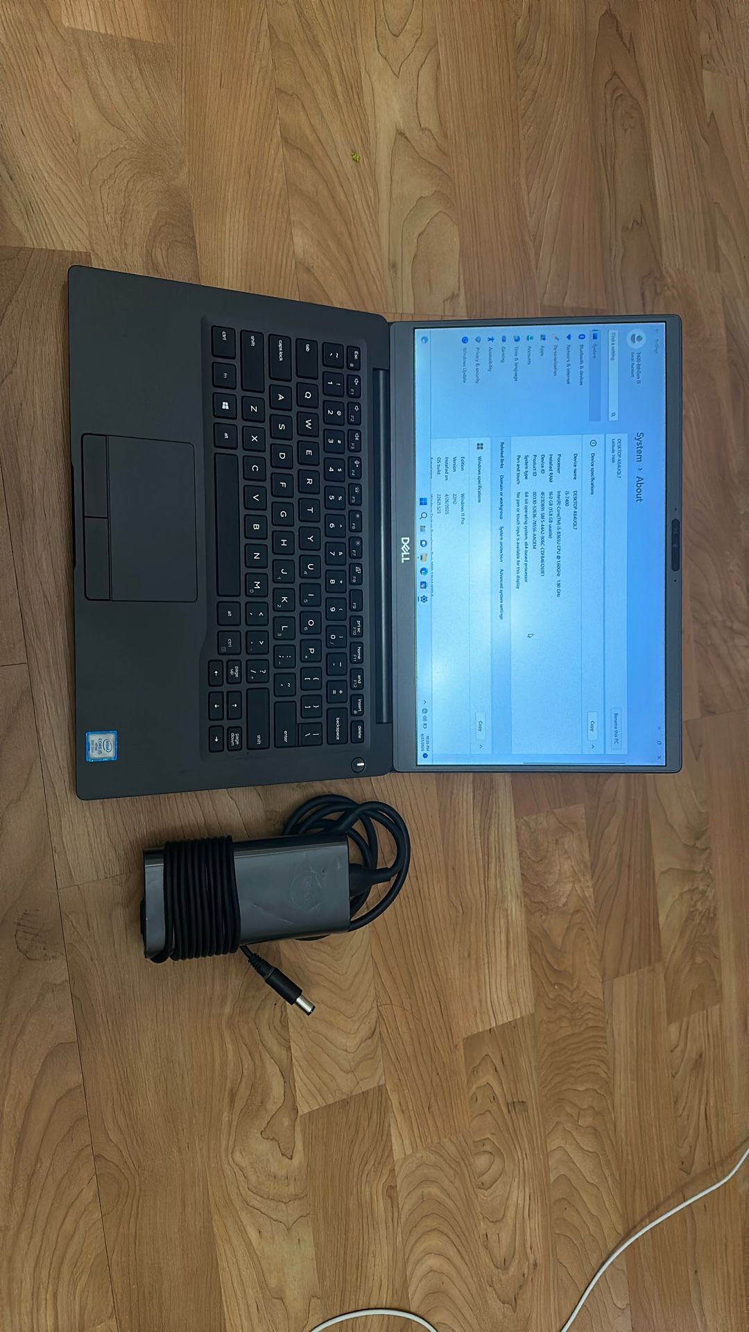 Dell Laptop 7400 i5 16g