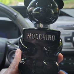 3.4  Moschino  Cologne 