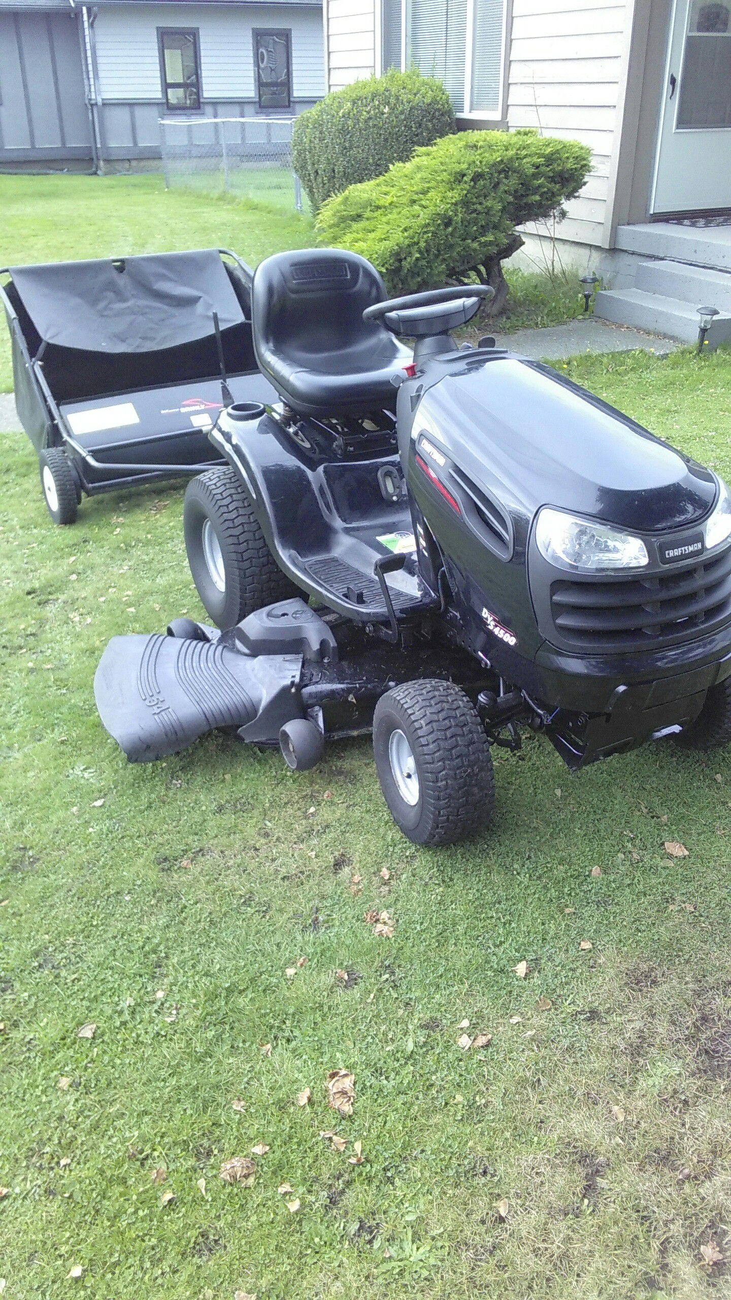( sold ) 2009 Craftsman DYS 4500 riding mower with lawn sweeper