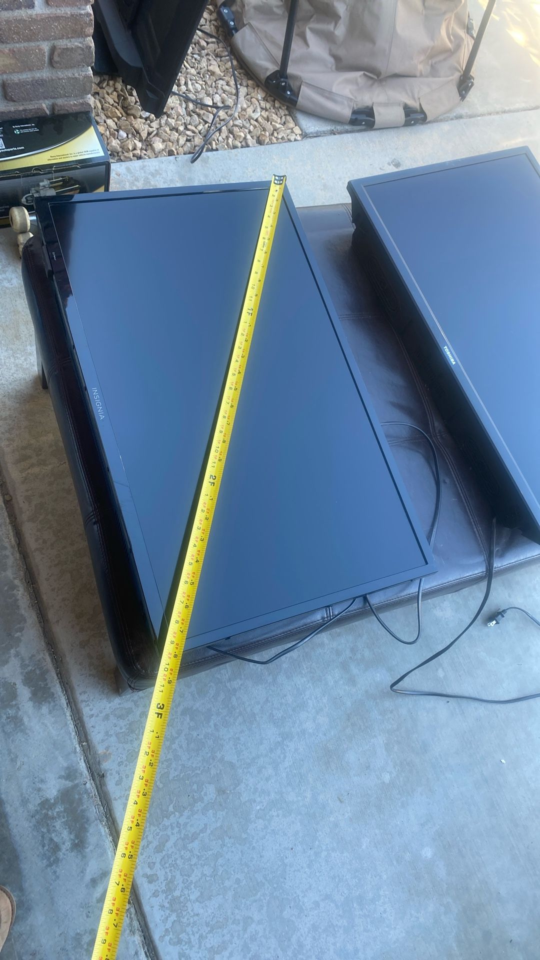 Insignia 32” TV