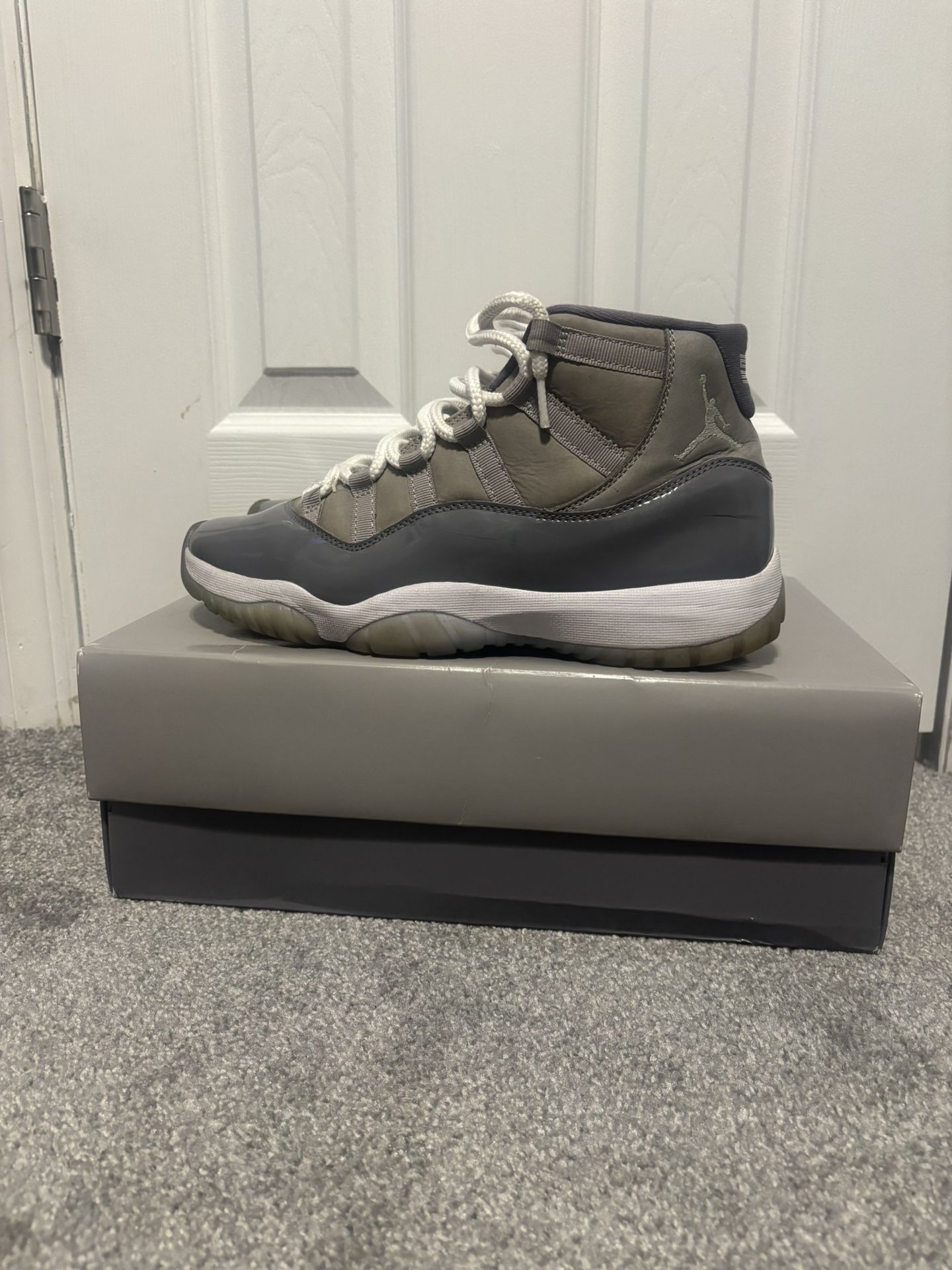 air jordan 11 retro cool grey (size 9.5)