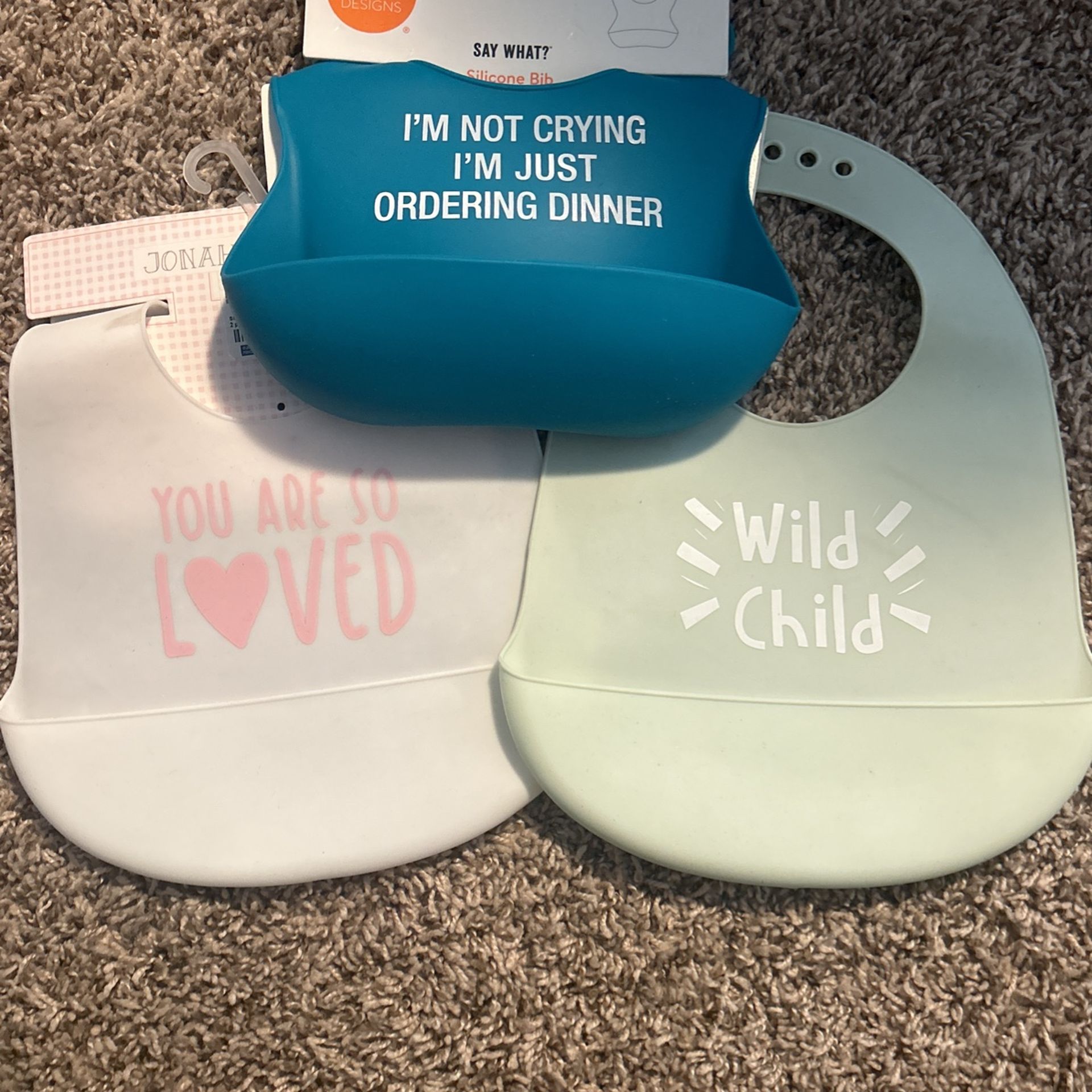 3 Silicone Bibs 