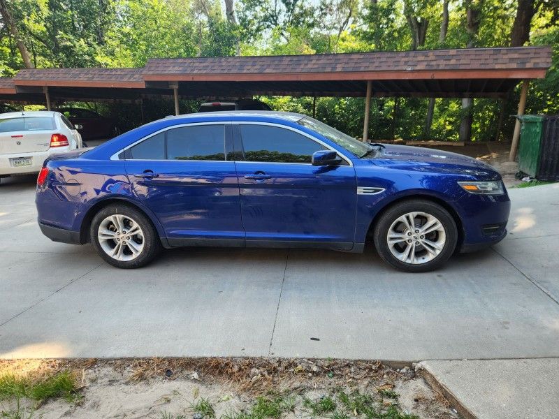 2015 Ford Taurus