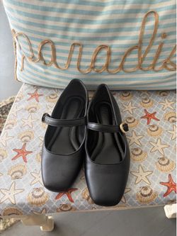 Black Mary Jane Flats – Size 5M – Like New