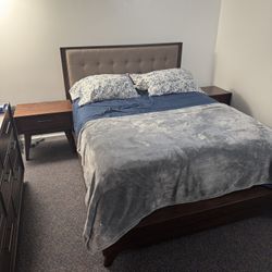 MACYS BEDROOM SET - Queen