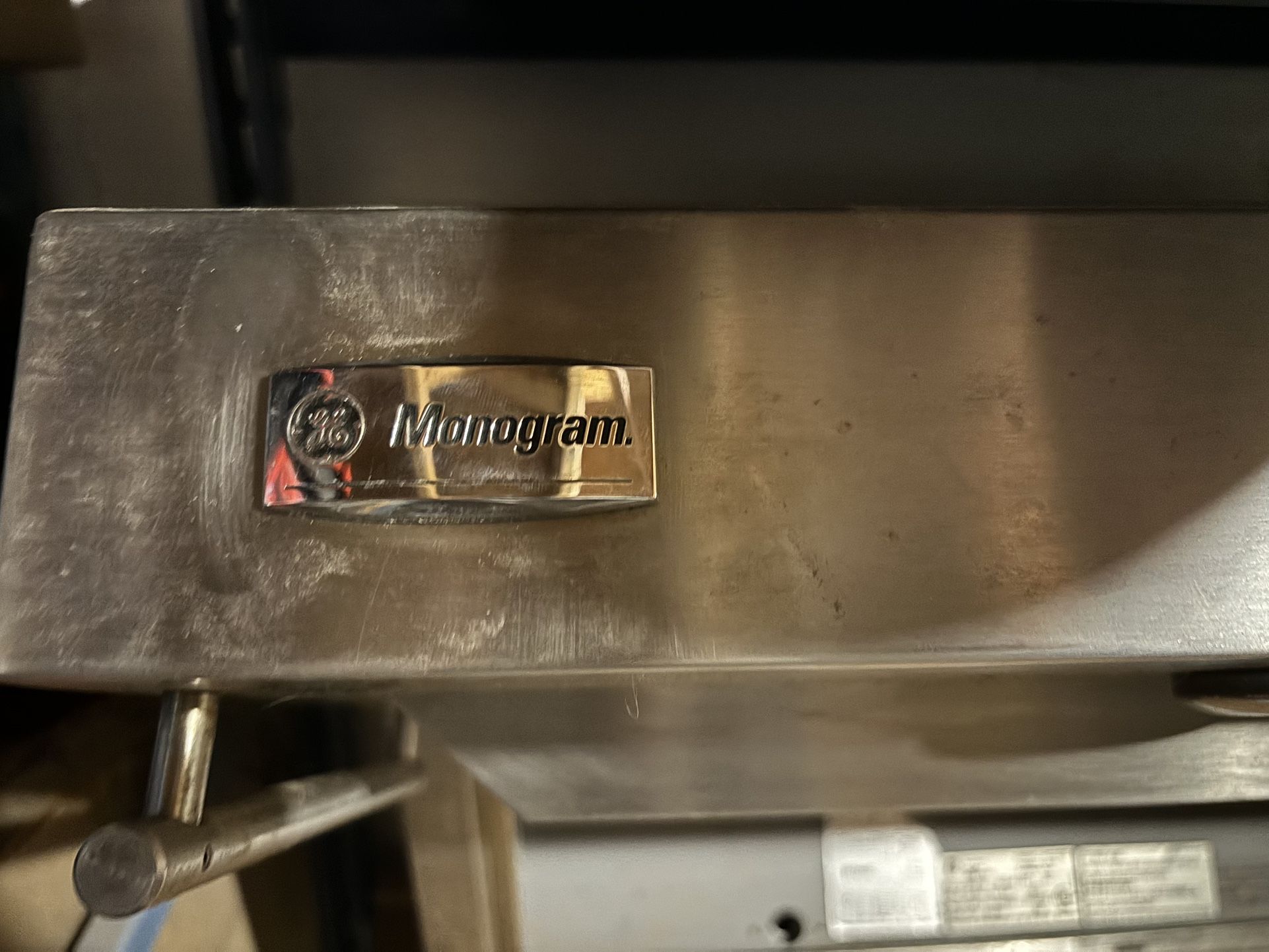GE MONOGRAM RANGE HOOD