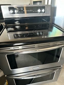 Frigidaire Double oven electric stove
