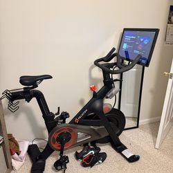 Peloton Bike (Gen 1) – Great Condition, Works Perfect – Priced to Sell