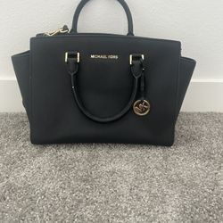 Micheal Kors Bag