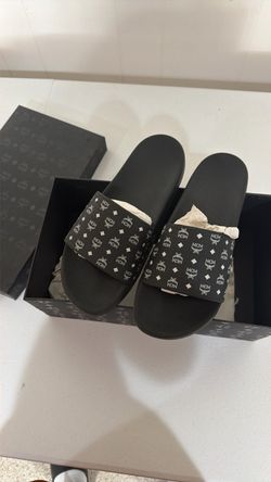 MCM men sandals size 10.5 US 44 EU black great conditon