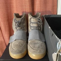 Size 10 Yeezy Grey GUM 750