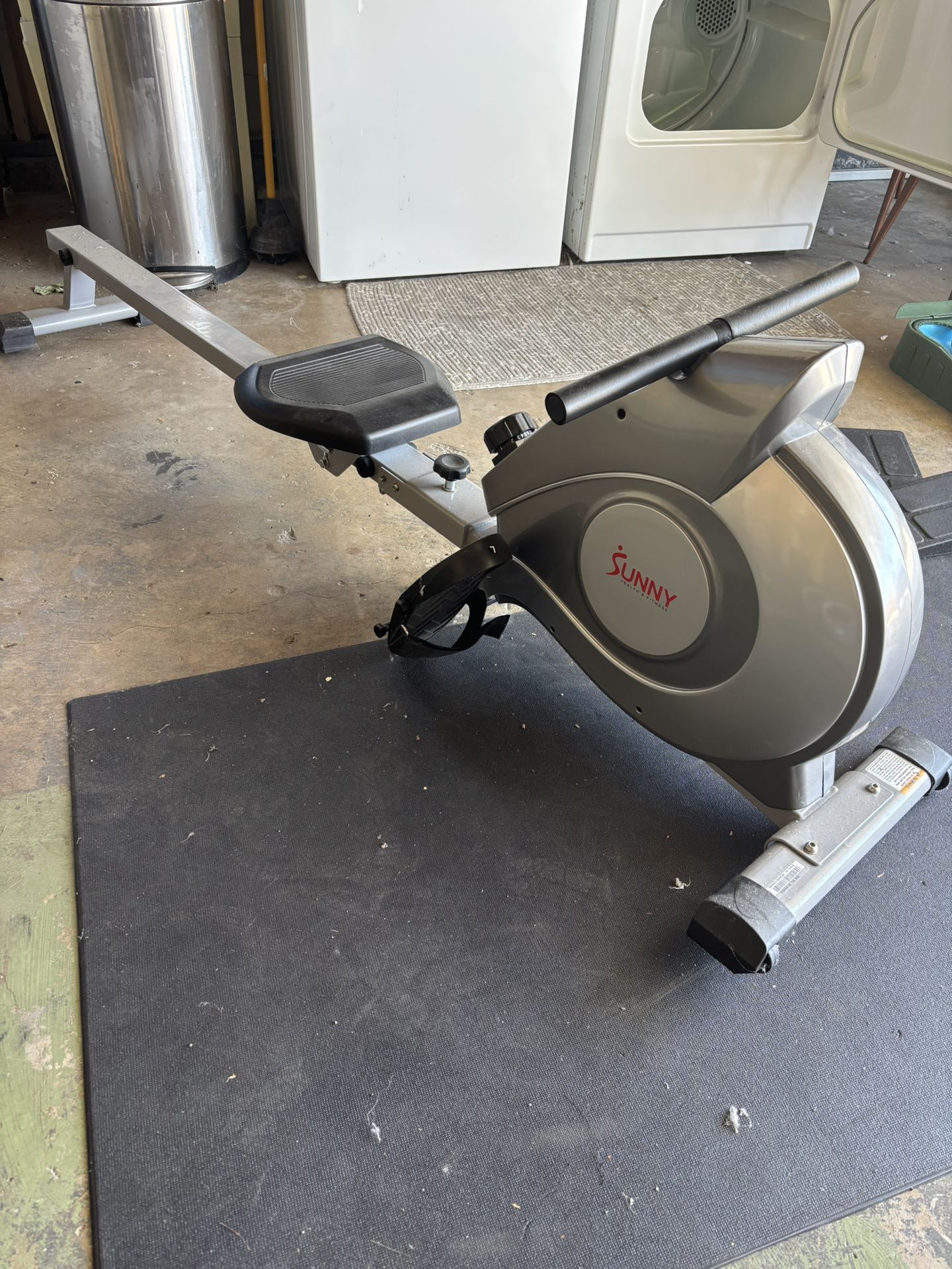 Sunny Rowing Machine