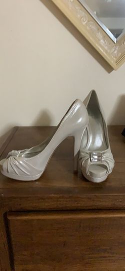 6” heels, size 8.5