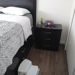 Queen Size Bed Frame And Mattresses 