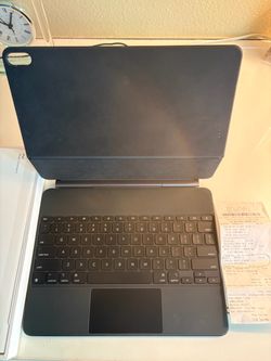 Title: Apple Magic Keyboard for iPad Air 13 inch