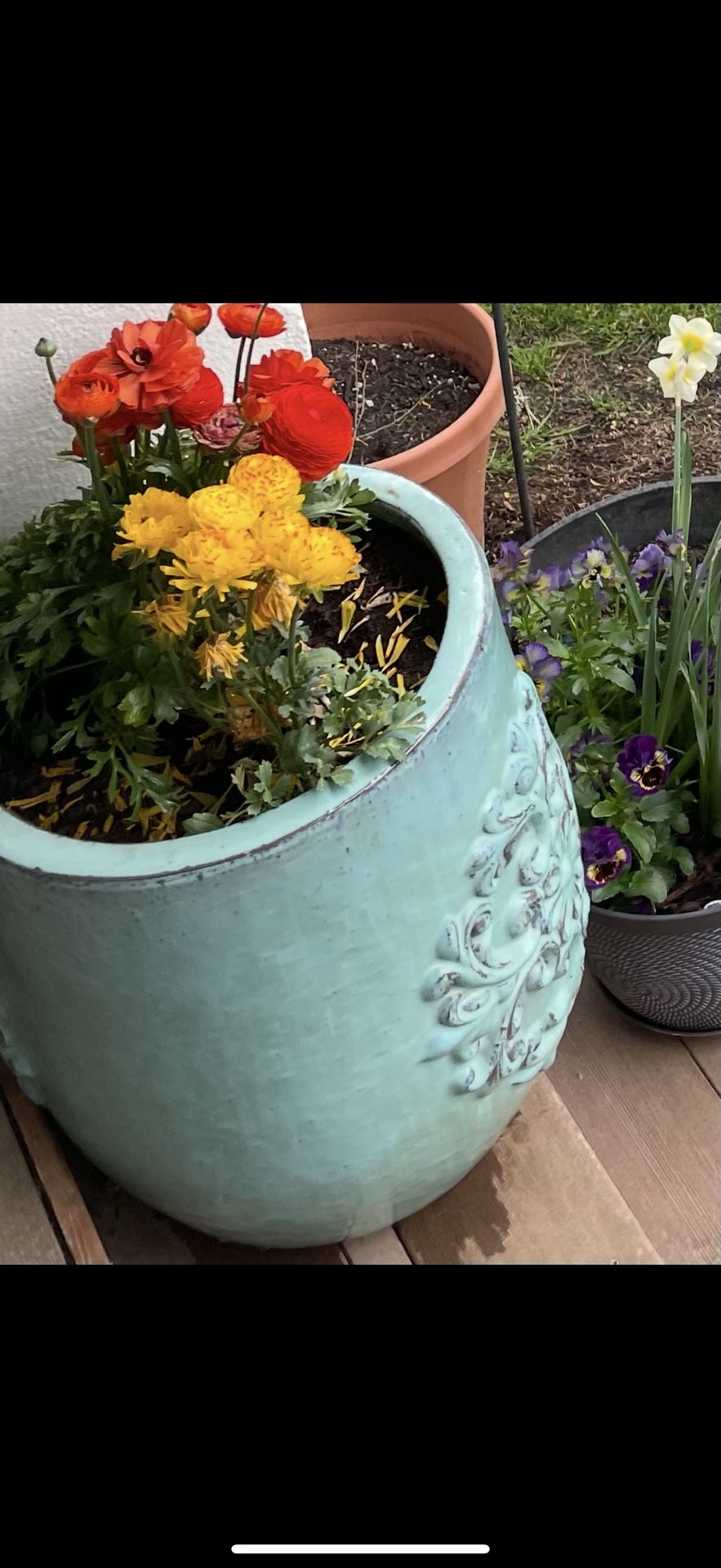19 Inch elegant garden pot