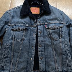 Men’s Size Small Levi’s Denim Jacket