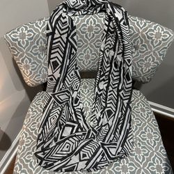 Woman’s Infinity Scarf 