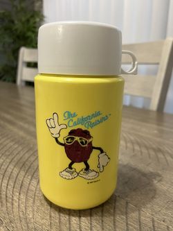 Vintage Used 1987 The California Raisins Thermos Complete with Cup / Cap 
