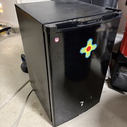 Mini fridge