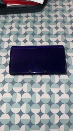 3DS Midnight Purple comes with case/accessories and charger stand