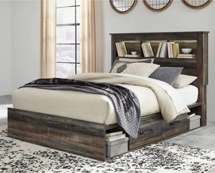 King bed with drawers and night stands