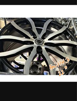 ​Make a statement with a fresh set of 22s! 🛞🔥 ​⚡ Size: 22" 💥 Bolt Pattern: 5x114.3 🚗 Fits: Honda Accord, Nissan Maxima, Infiniti, Lexus SUVs, Toyo