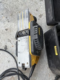 DeWalt DW680K 7 Amp 3‑1/4″ Corded Electric Hand Planer – with Case