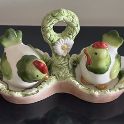 Adorable Ceramic Chicken Salt And Pepper Shaker Set 