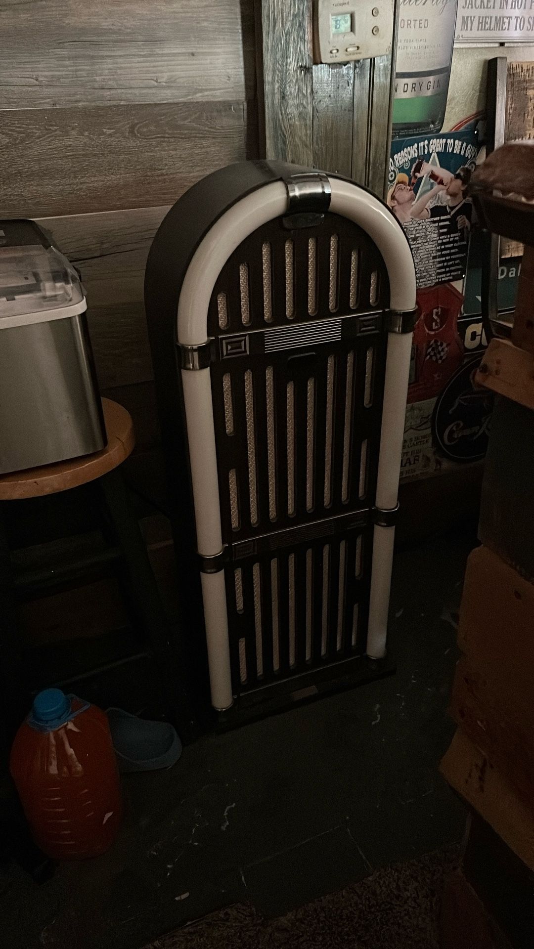Juke Box Bluetooth Speaker Very Loud