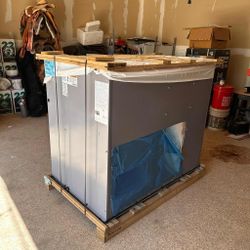 Brand new Carrier 5 Ton Package Heat Pump Unit