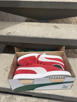 Red Pumas