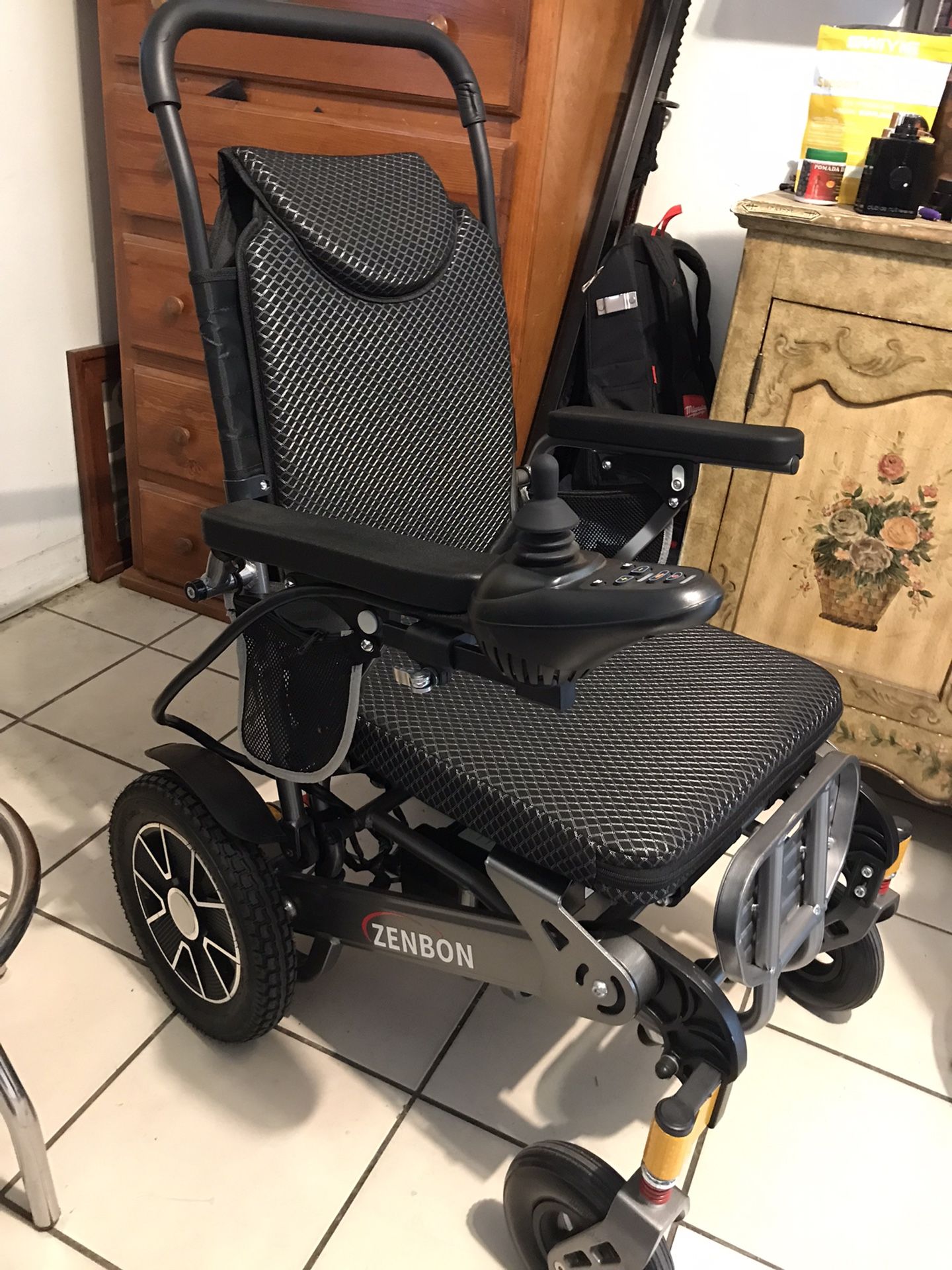 ELECTRIC WHEEL CHAIR FOR ADULTS