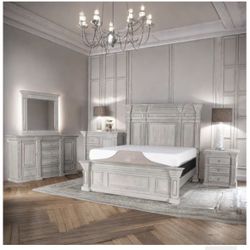 King Or Queen Bedroom Set / Includes: Dresser, Mirror, Bed Frame and nightstand. Solid Wood 