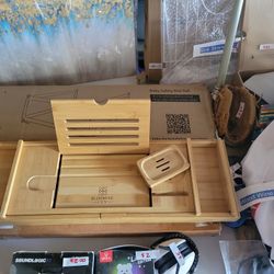 Blooming Lily Bathtub Caddy