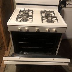 Magic Chef Range (Stove/Oven)