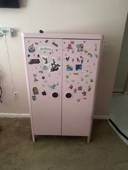 Girls closet