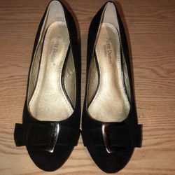 Pierre Dumas Size 7 Black Wedge Shoes 