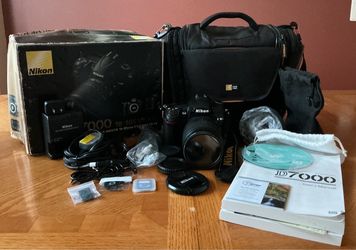 Nikon D7000 DSLR Camera 18-105mm VR Lens Bundle – 3819 Shutter Count