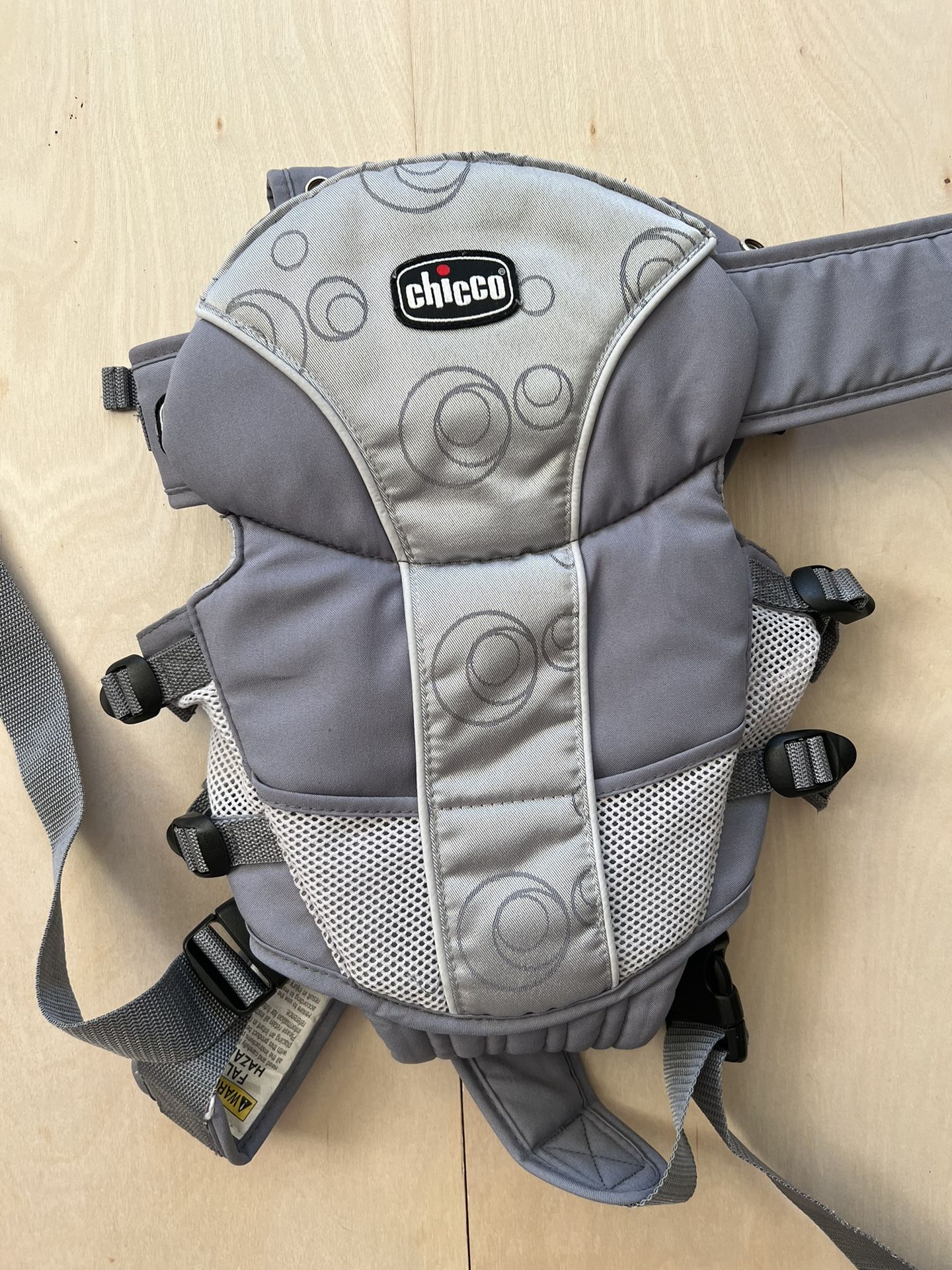 Chicco Baby Carrier Front And Back Carry 7.5lb(4kg)to25lbs(11.4 Kg)