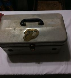Vintage aluminum tackle box for Sale in Azle, TX - OfferUp