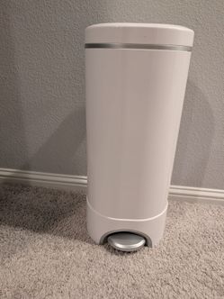 Munchkin White Step-Open Diaper Pail