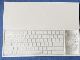 Apple Magic Keyboard  FOR SALE!!